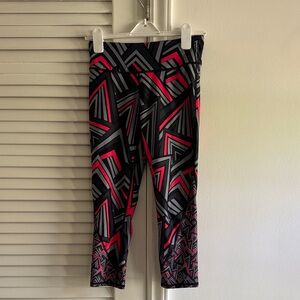 Fabletics Geometric Print Capri Leggings - Black & Neon Pink SZ XS